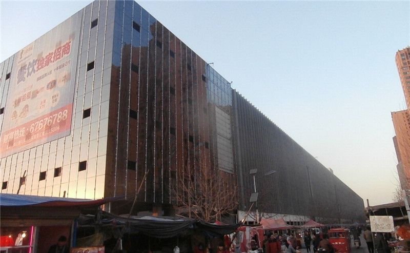 鄭州中原新區新苑林商場